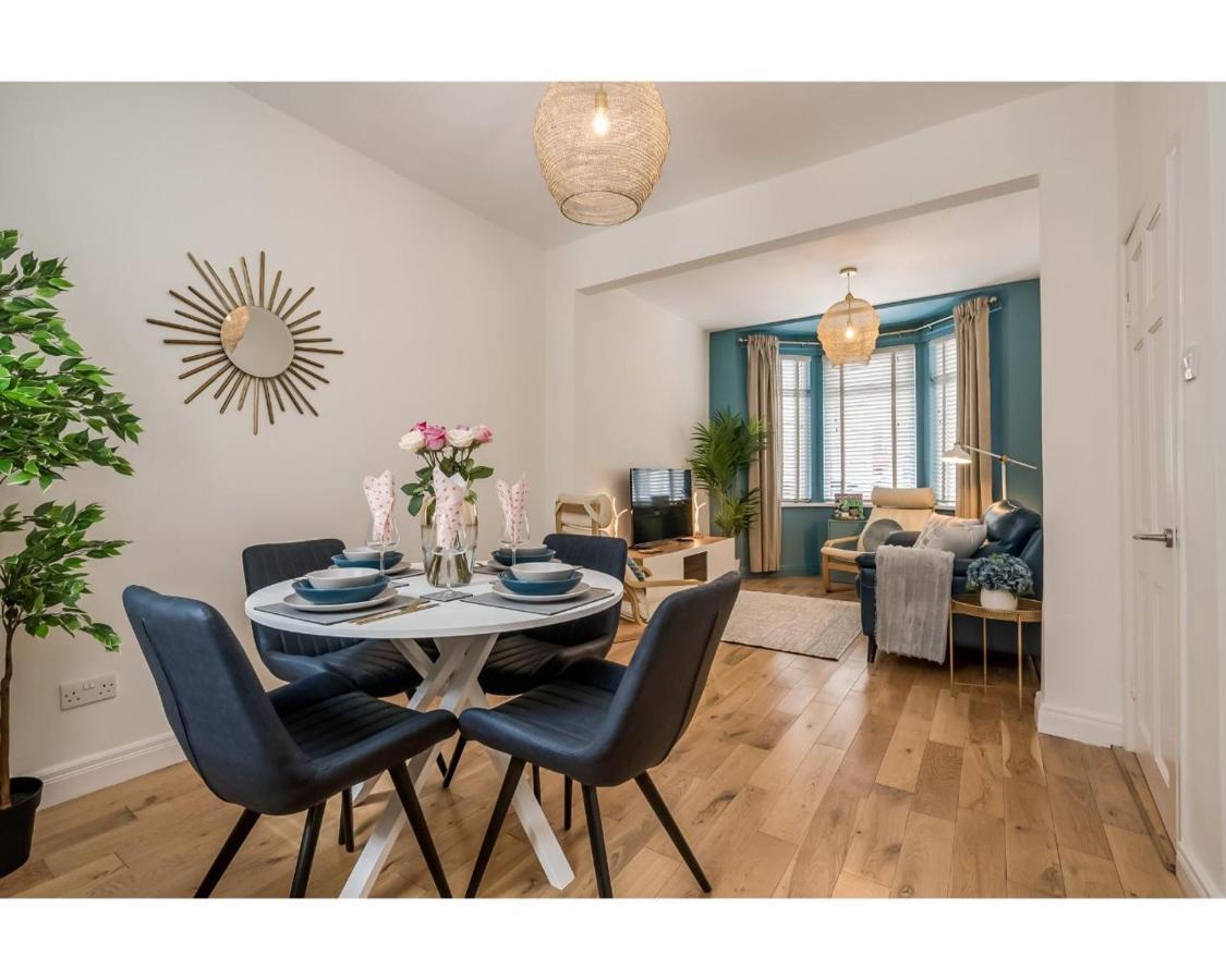 Central Belfast Apartments Chic Luxe R&R エクステリア 写真