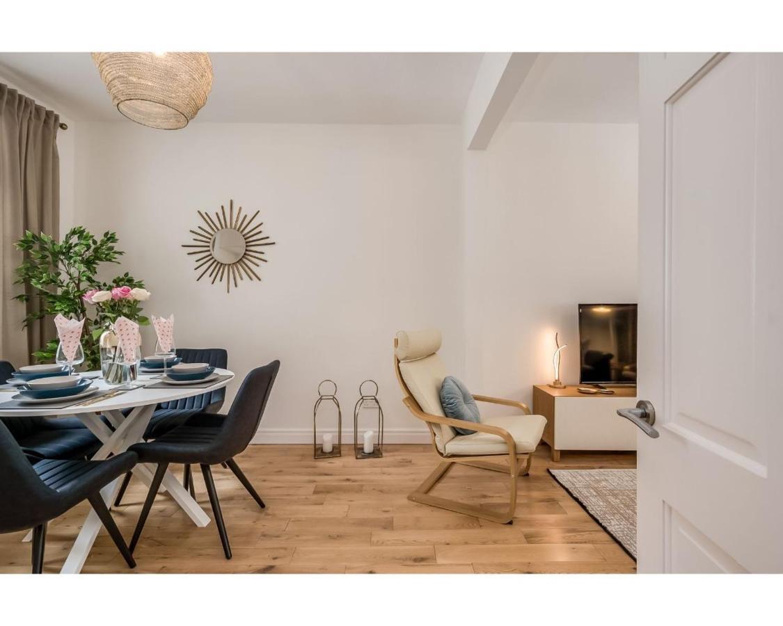 Central Belfast Apartments Chic Luxe R&R エクステリア 写真