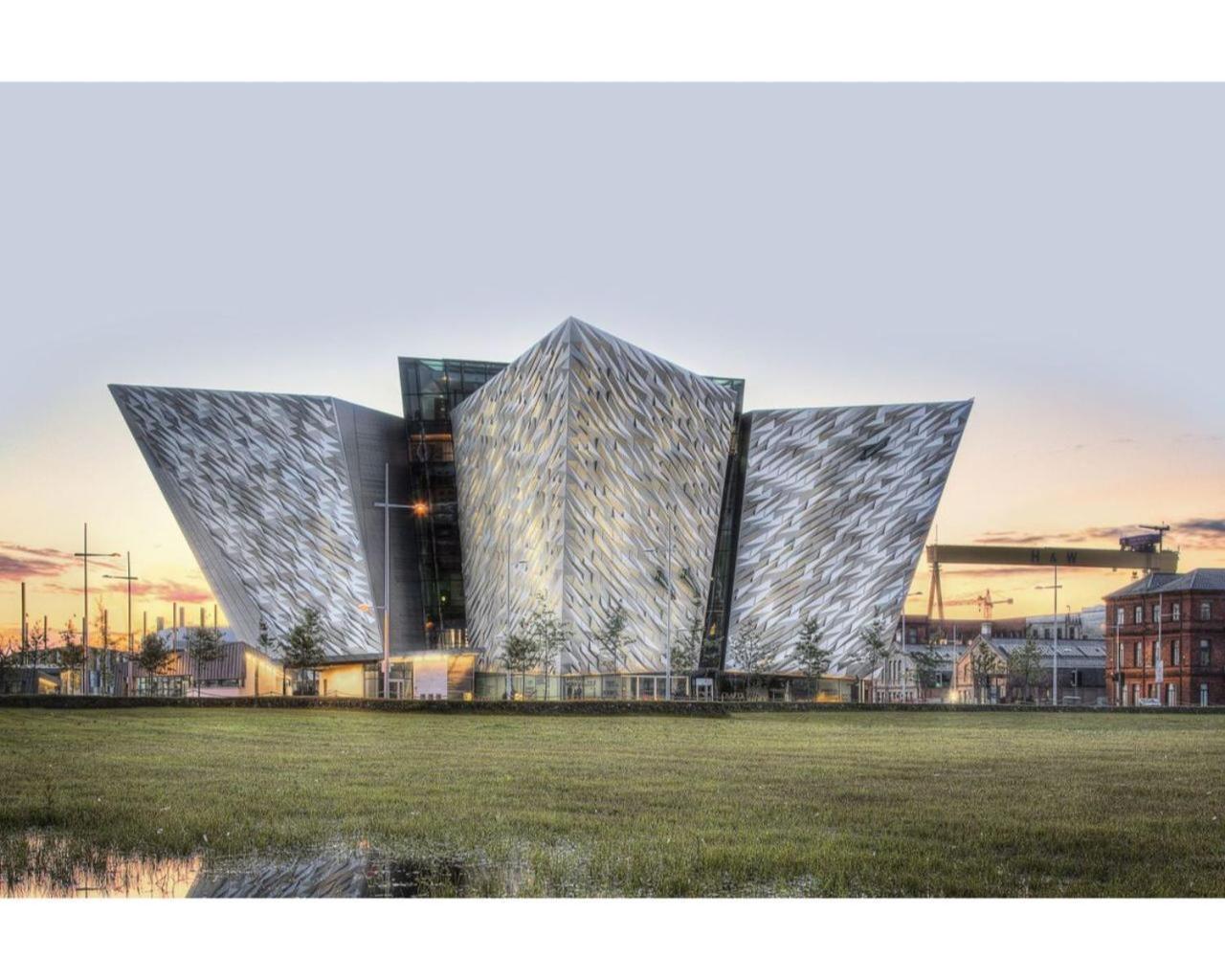 Central Belfast Apartments Chic Luxe R&R エクステリア 写真