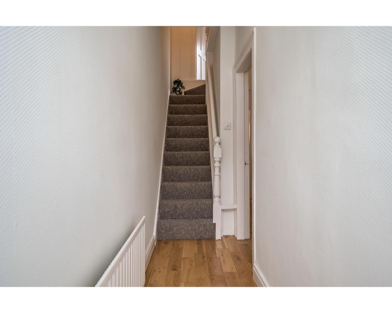 Central Belfast Apartments Chic Luxe R&R エクステリア 写真